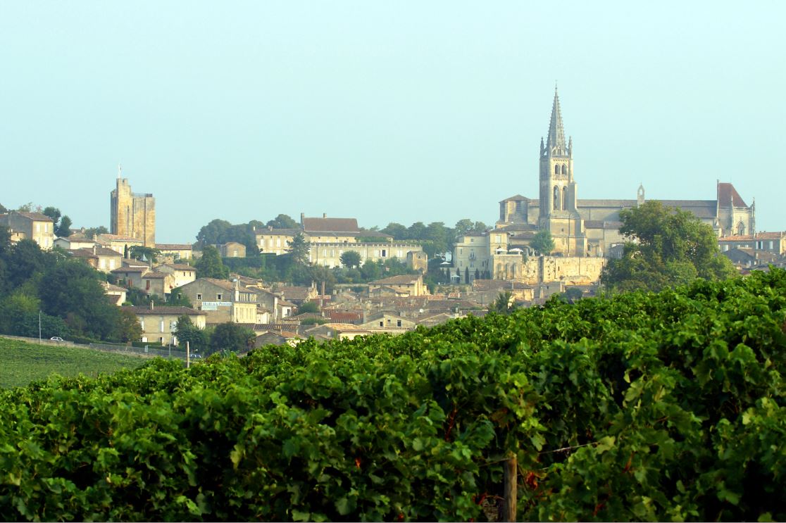 Village et vignoble de Saint-Emilion - vignoble de Bordeaux, Gironde (33) © CRTA - Laurent Reiz